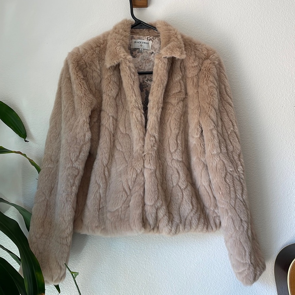 Faux fur jacket blush color